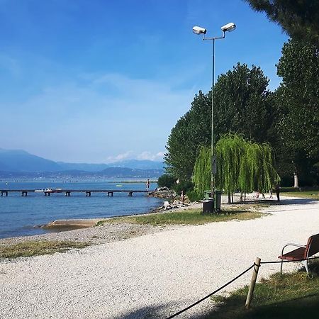 Casapatrizia B&B Sirmione Bagian luar foto