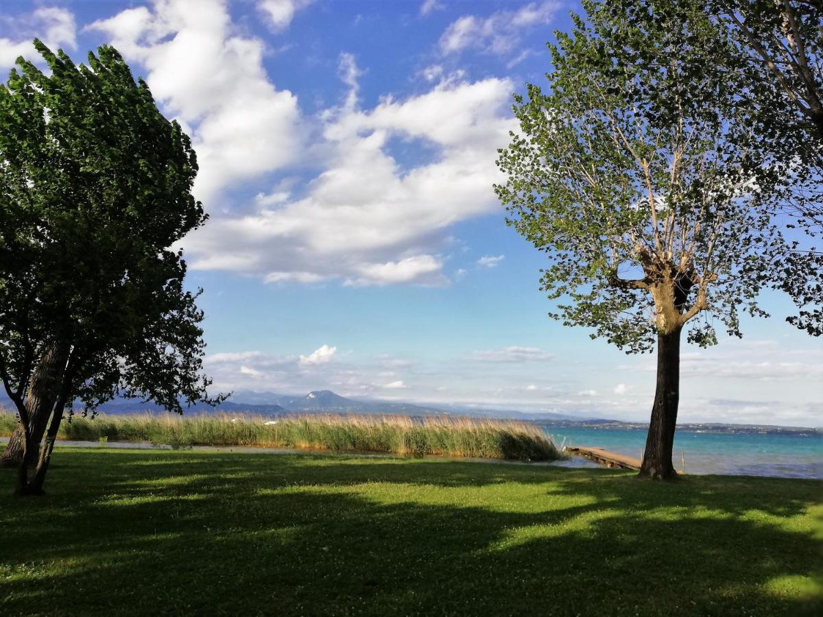 Casapatrizia B&B Sirmione Bagian luar foto
