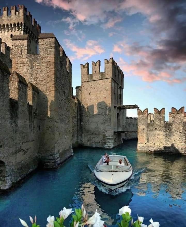 Casapatrizia B&B Sirmione Bagian luar foto