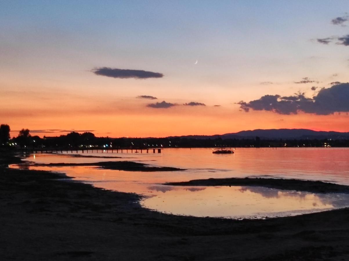 Casapatrizia B&B Sirmione Bagian luar foto