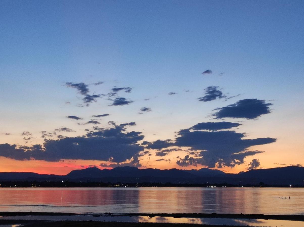 Casapatrizia B&B Sirmione Bagian luar foto