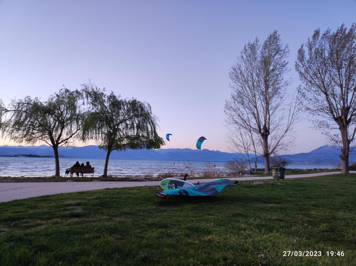 Casapatrizia B&B Sirmione Bagian luar foto
