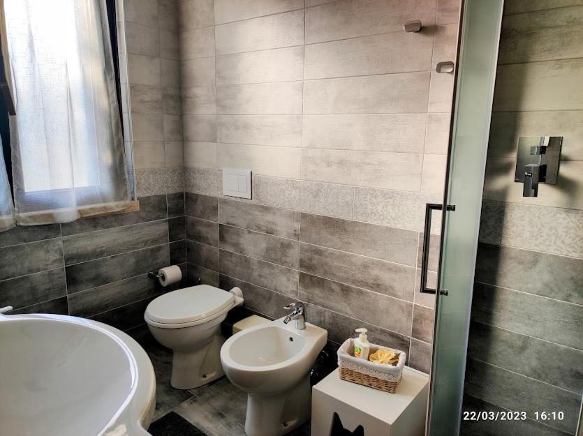 Casapatrizia B&B Sirmione Bagian luar foto