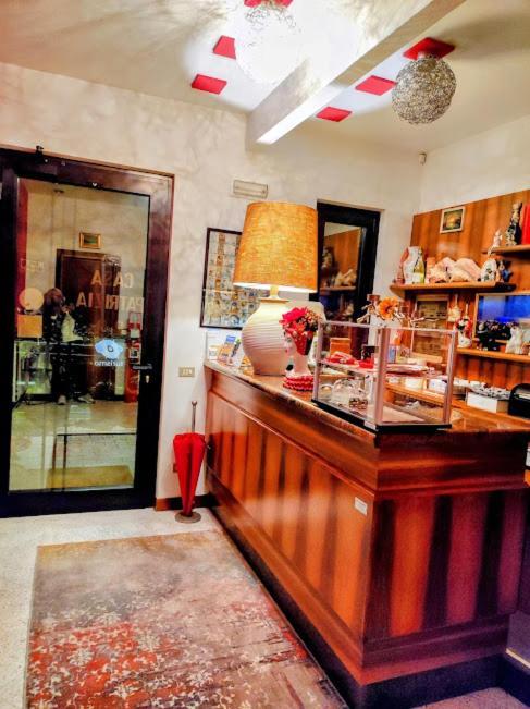 Casapatrizia B&B Sirmione Bagian luar foto