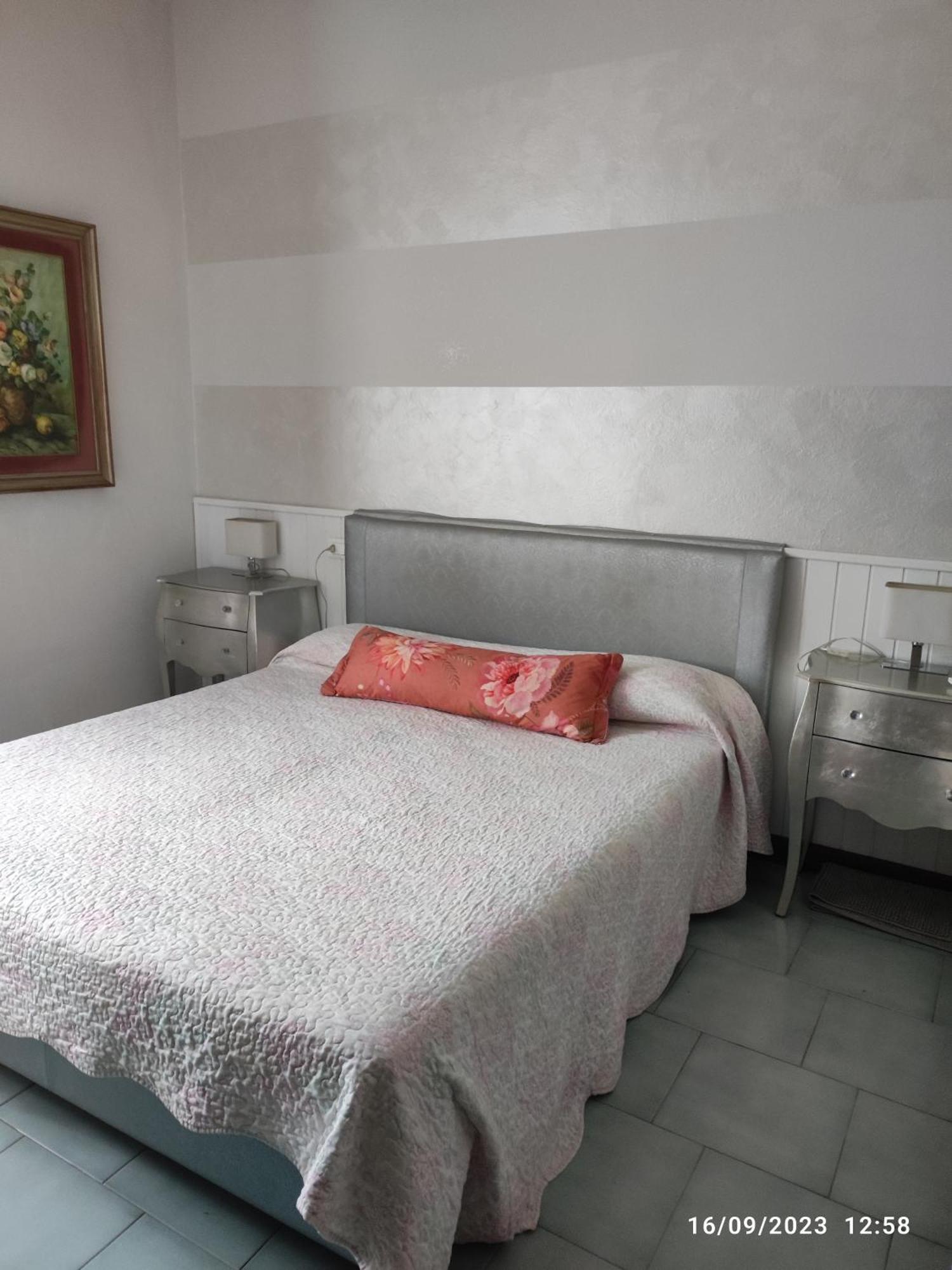Casapatrizia B&B Sirmione Bagian luar foto