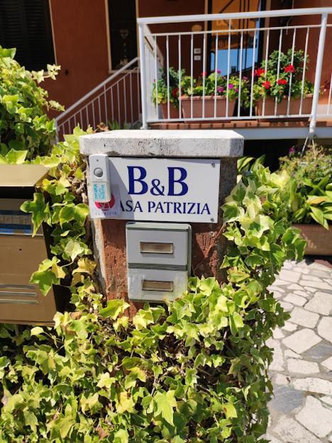 Casapatrizia B&B Sirmione Bagian luar foto