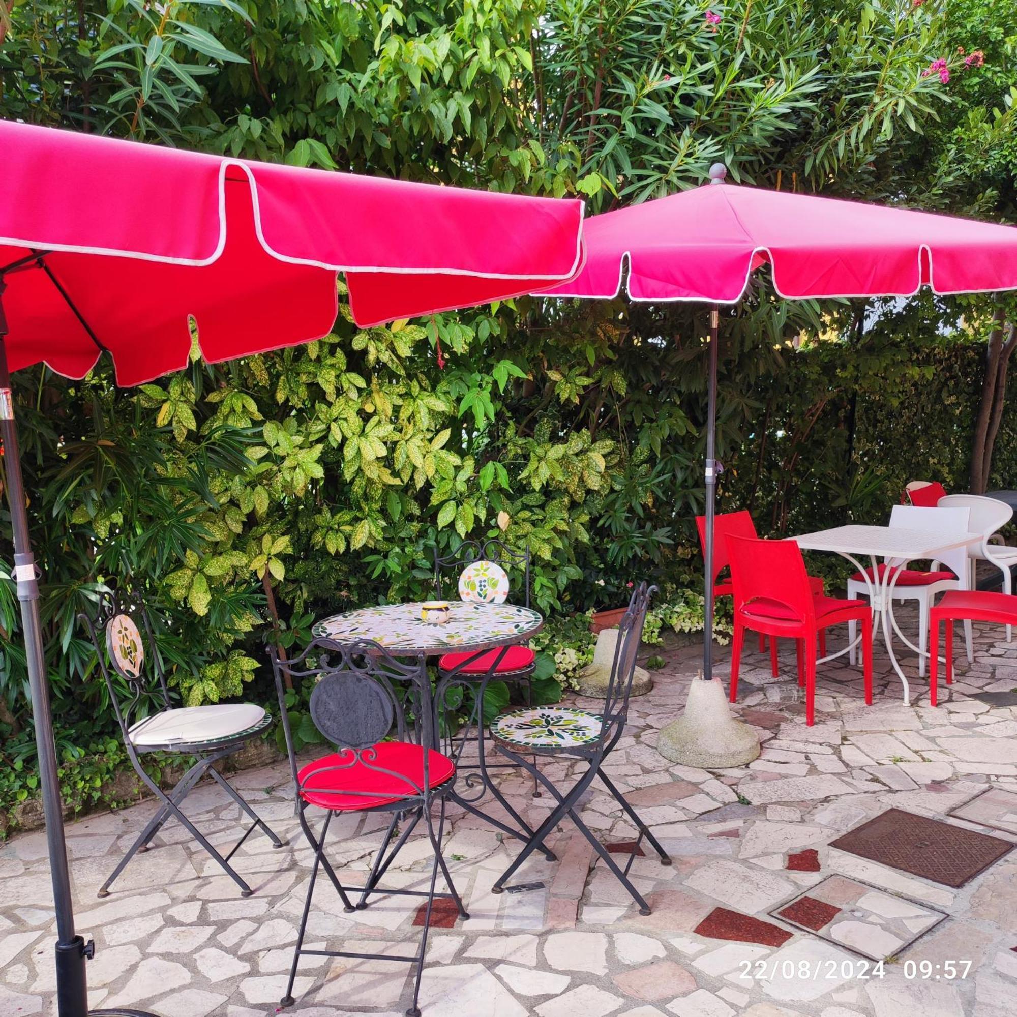 Casapatrizia B&B Sirmione Bagian luar foto