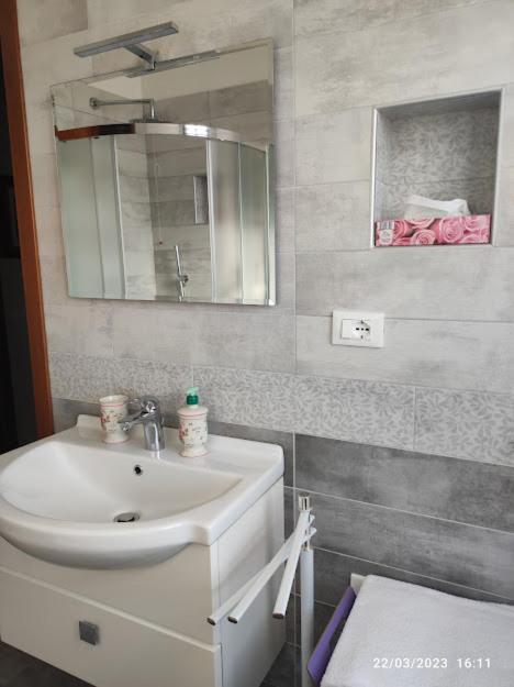 Casapatrizia B&B Sirmione Bagian luar foto