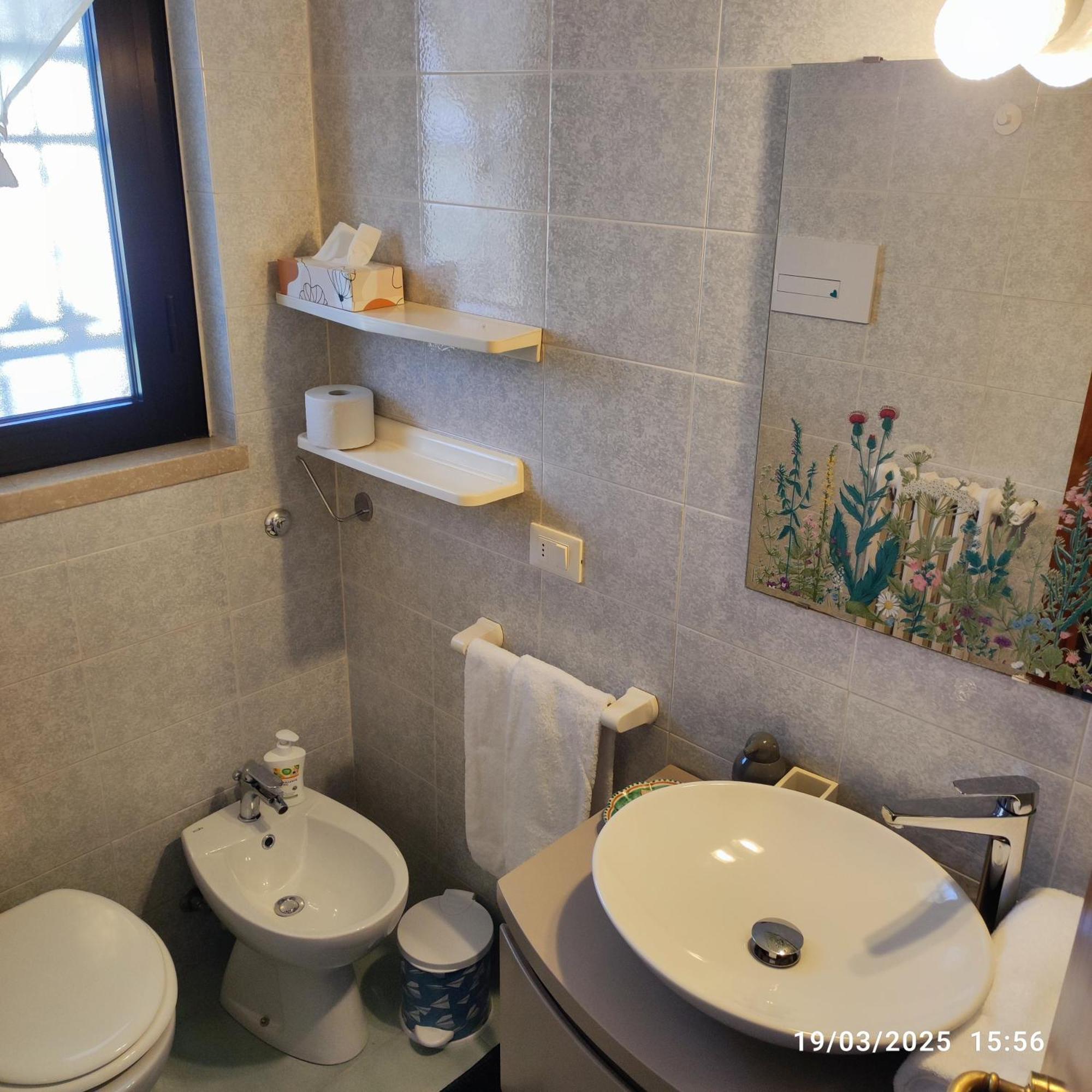 Casapatrizia B&B Sirmione Bagian luar foto