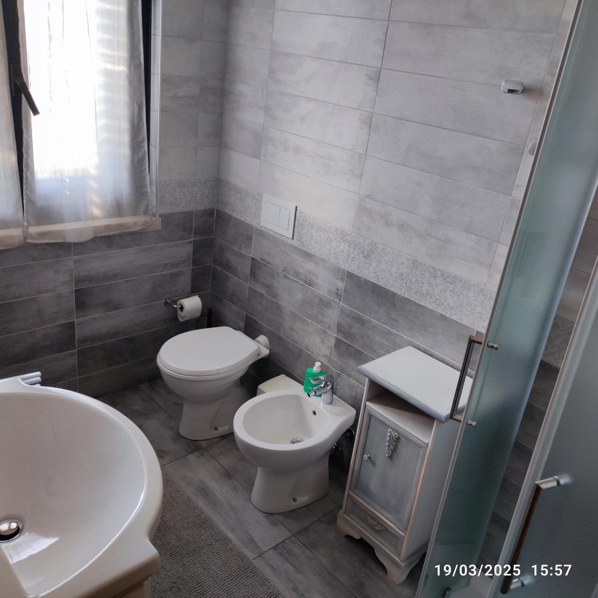Casapatrizia B&B Sirmione Ruang foto