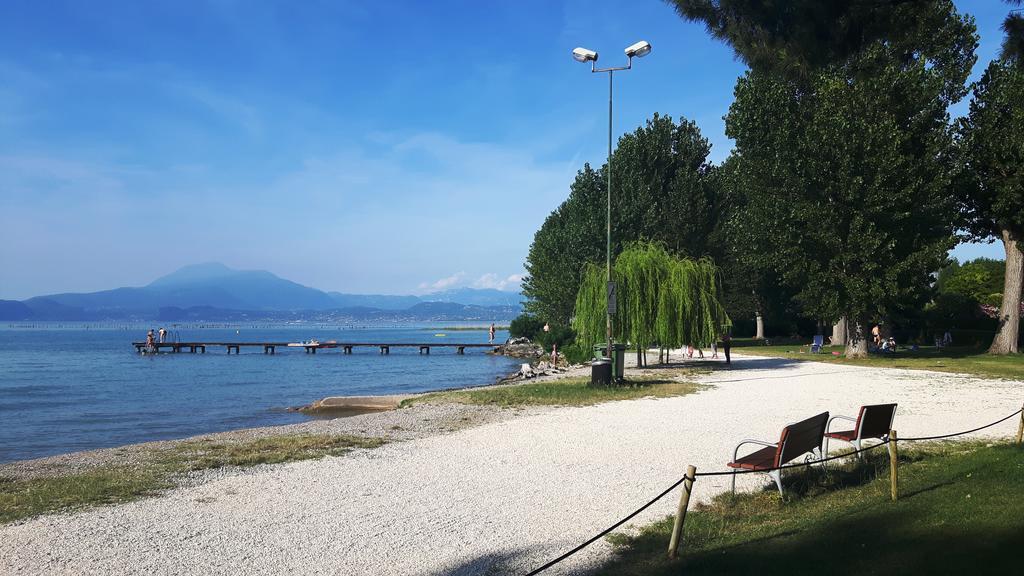 Casapatrizia B&B Sirmione Bagian luar foto