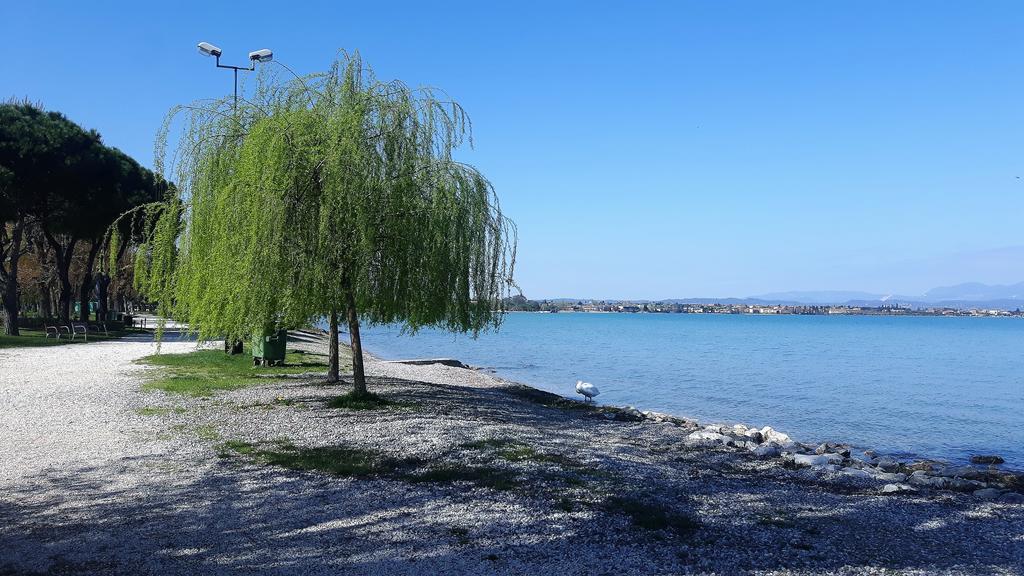 Casapatrizia B&B Sirmione Bagian luar foto