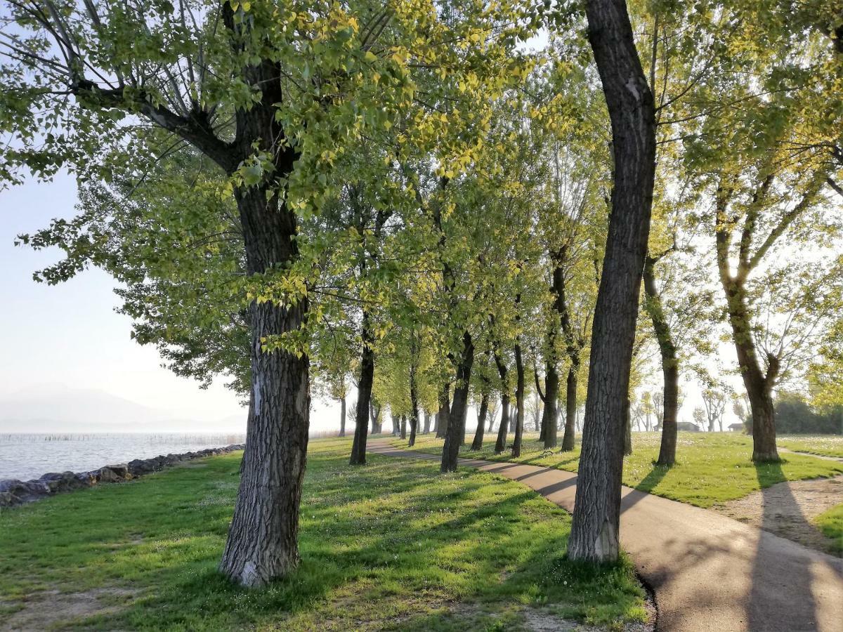 Casapatrizia B&B Sirmione Bagian luar foto